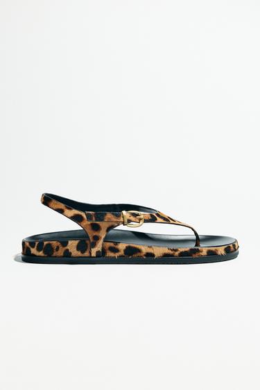 SANDALIA  PIEL CON PELO ESTAMPADO ANIMAL - Leopardo de Zara