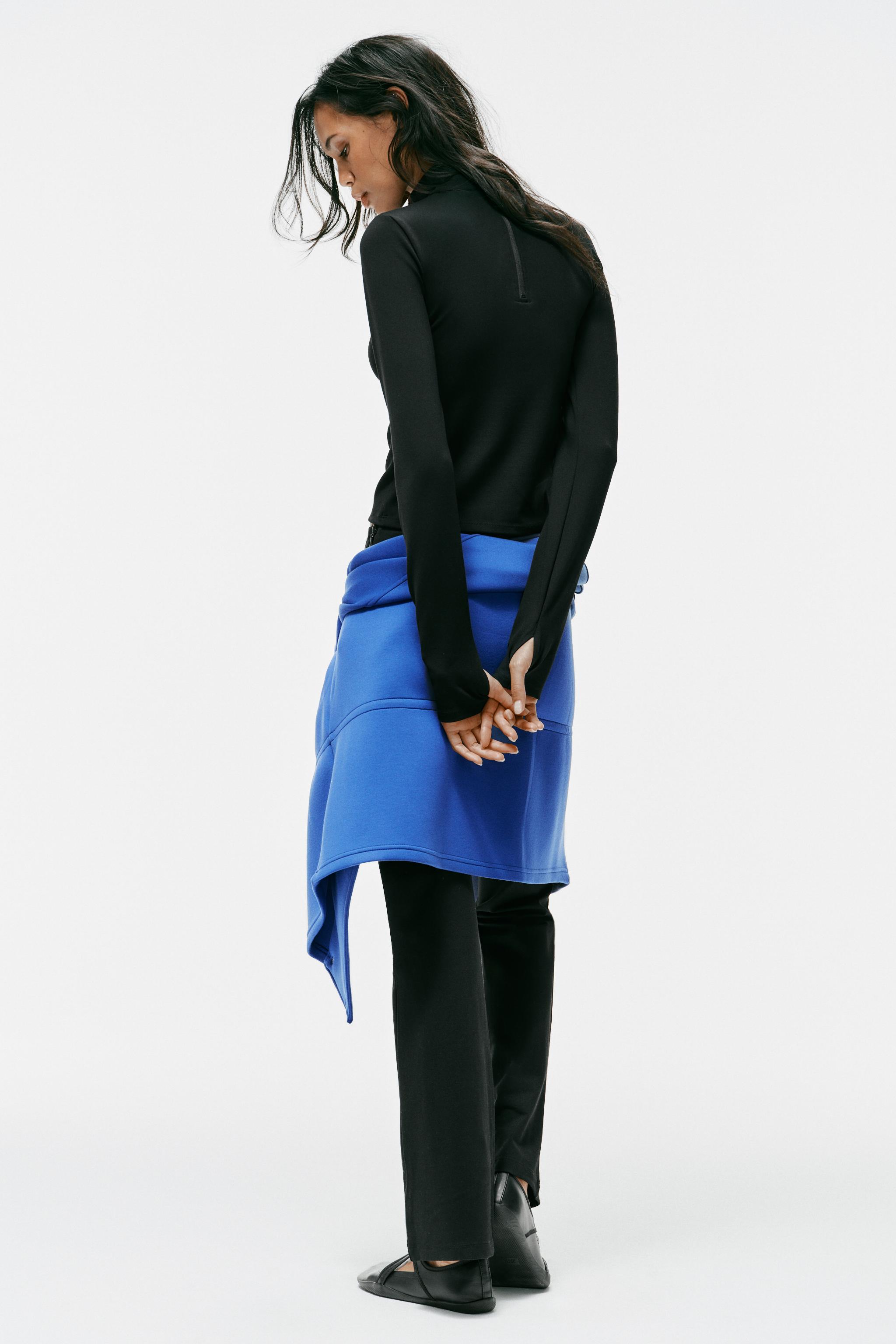 STRETCH ZIPPER TOP