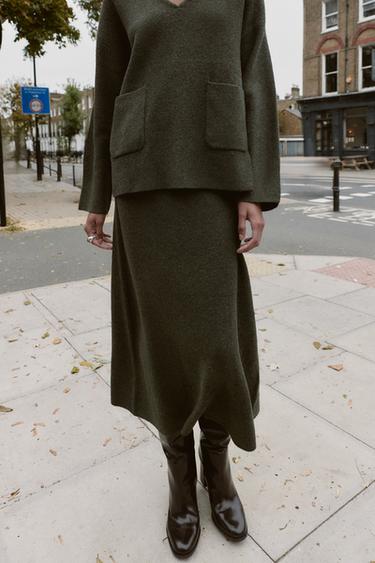 تنورة ميدي محاكة بملمس ناعم - أخضر فيجوريه الخاص بـ Zara