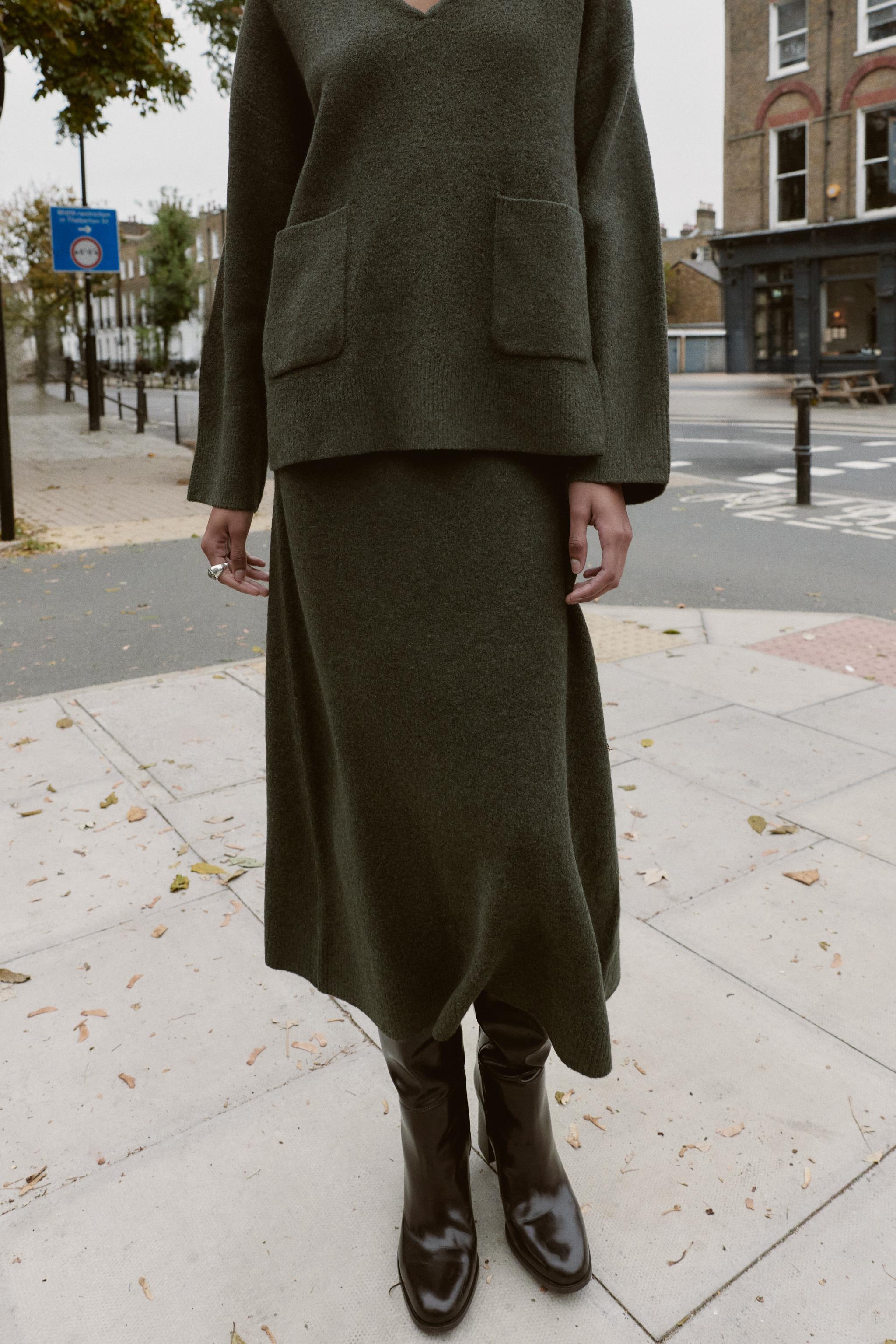 SOFT-TOUCH KNIT MIDI SKIRT