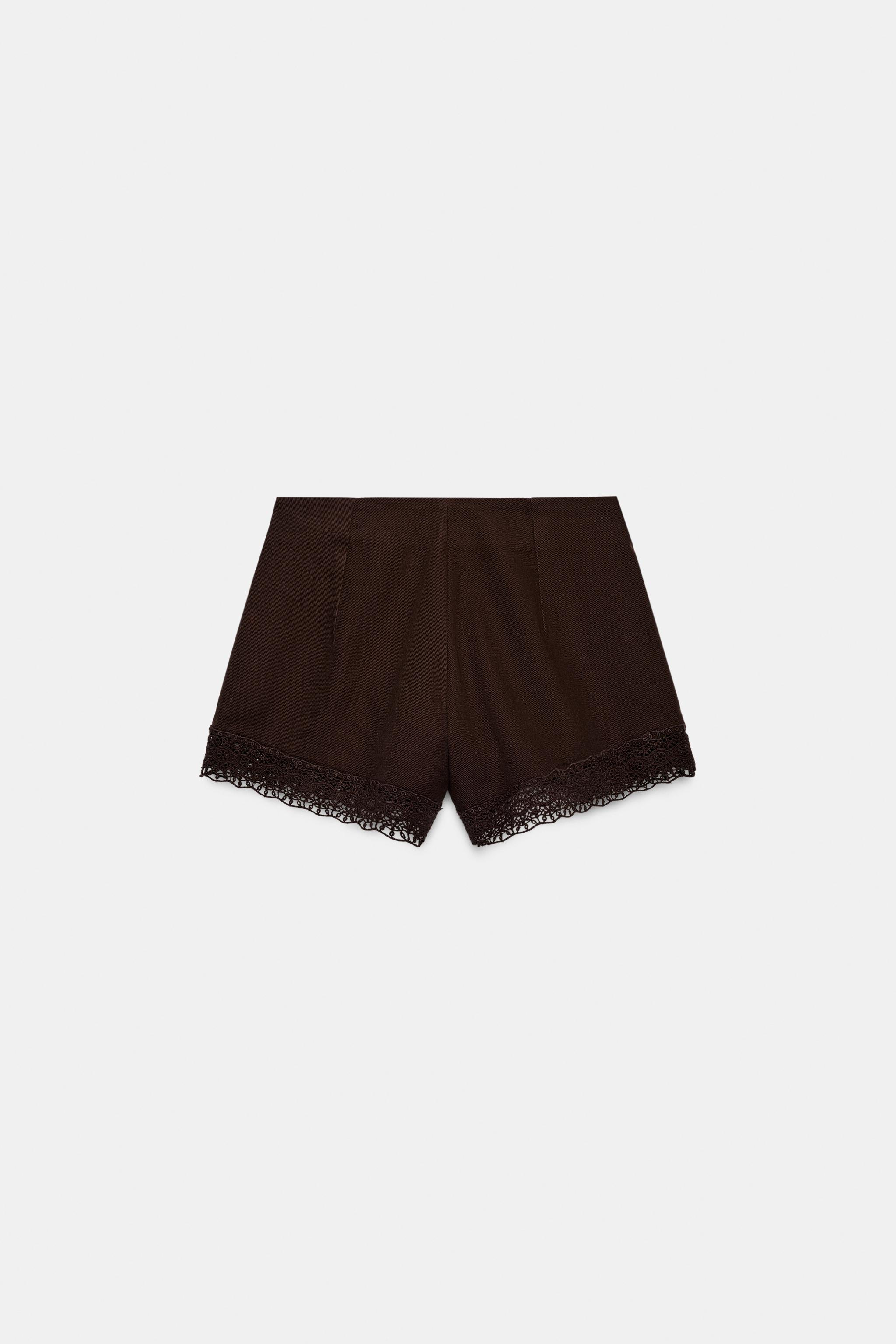 LACE EMBROIDERED SHORTS