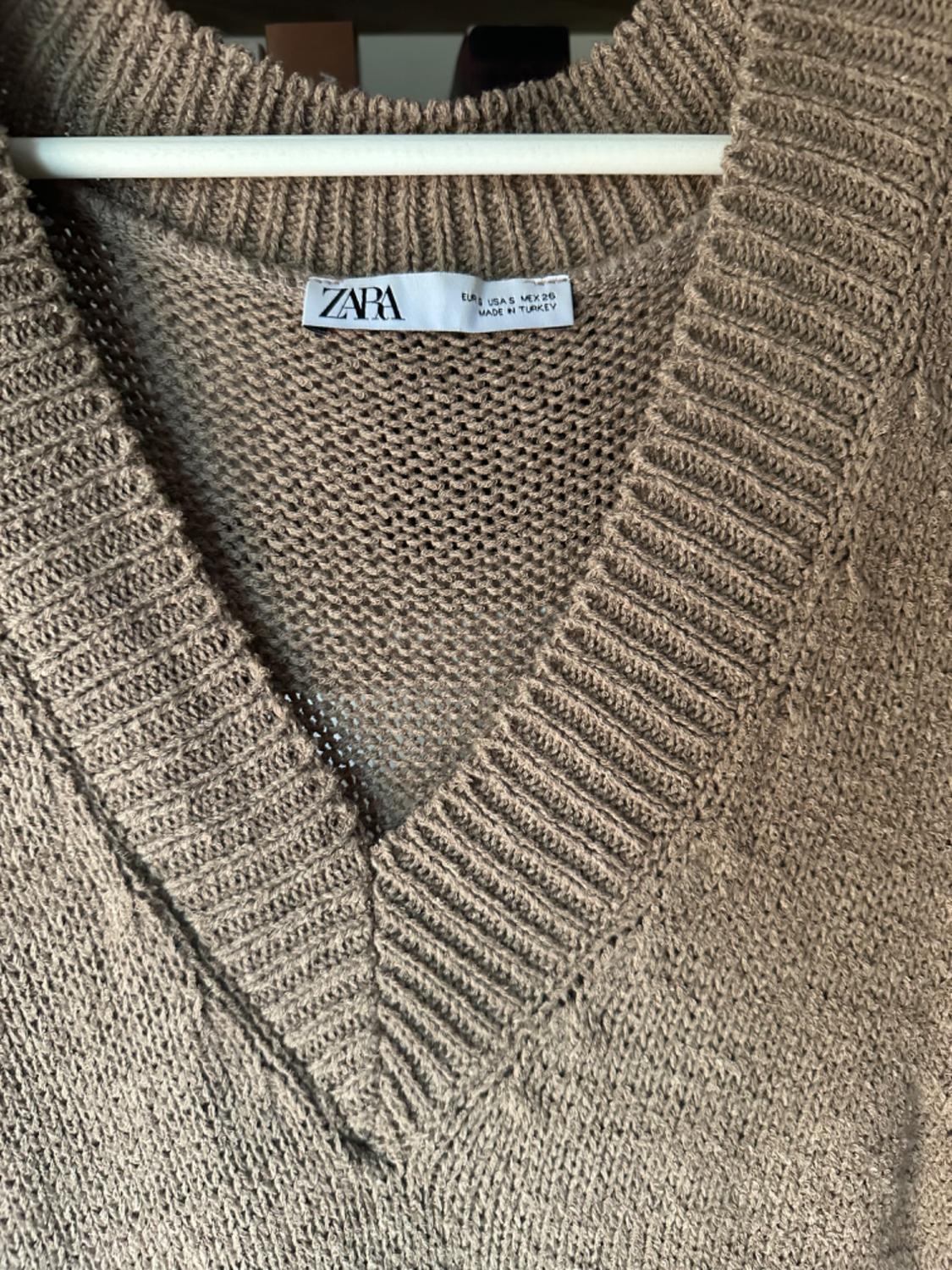 KNIT WAISTCOAT WITH VENTS - Image 2