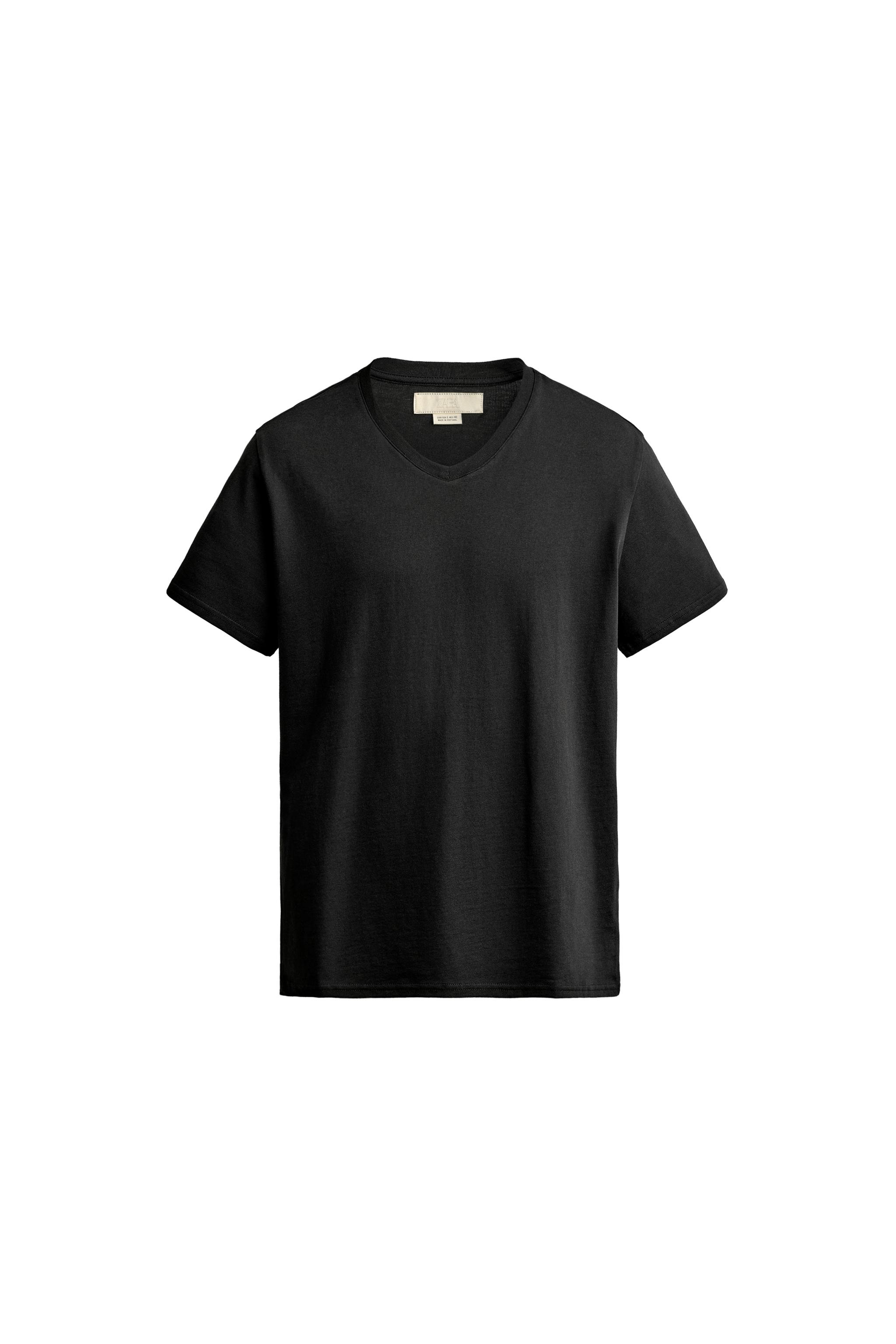 CAMISETA SLIM FIT CUELLO PICO