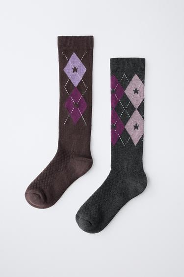 LOT DE DEUX PAIRES DE CHAUSSETTES HAUTES À LOSANGES - Marron de Zara - Image 3