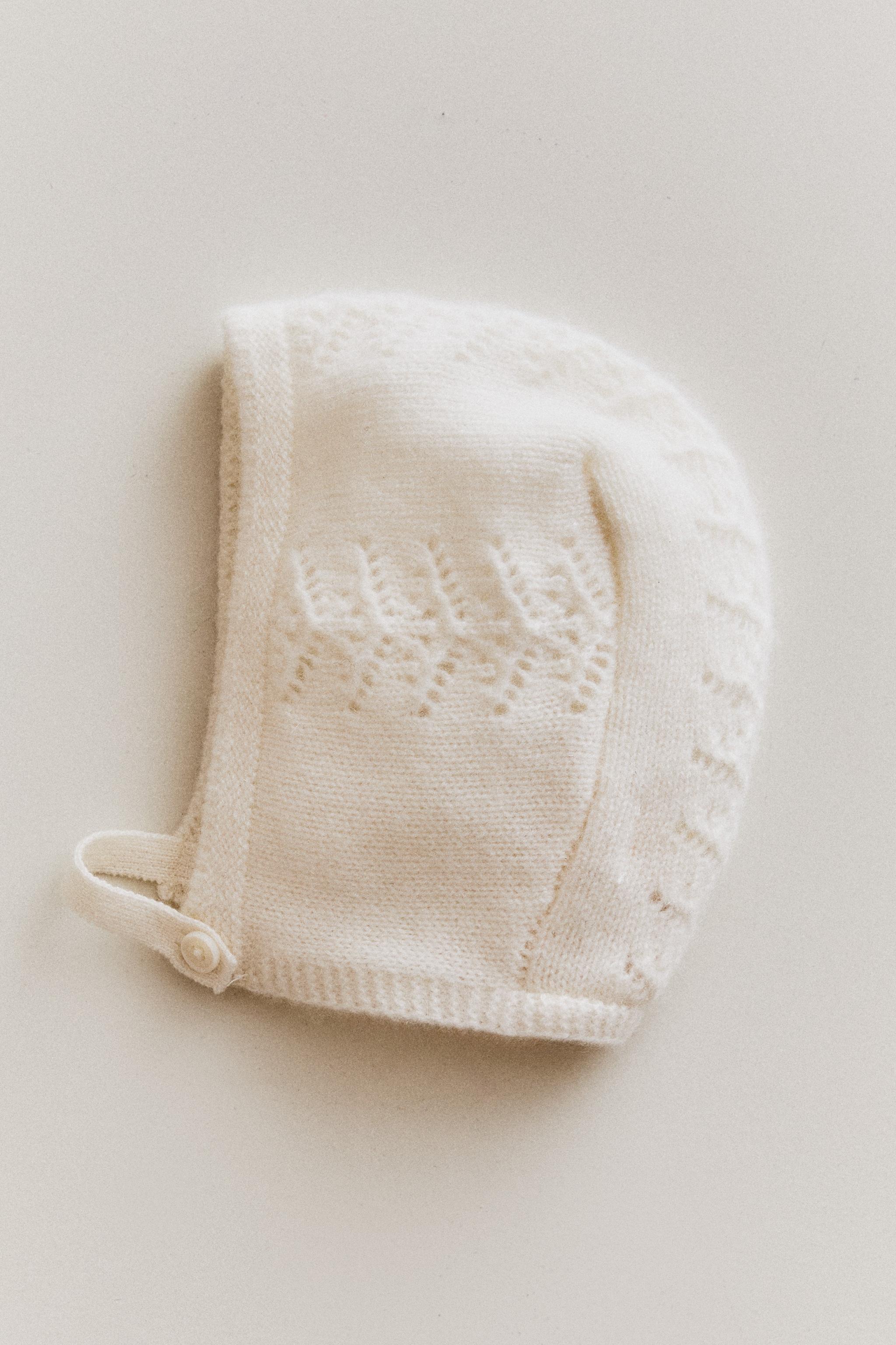CASHMERE BABY BONNET
