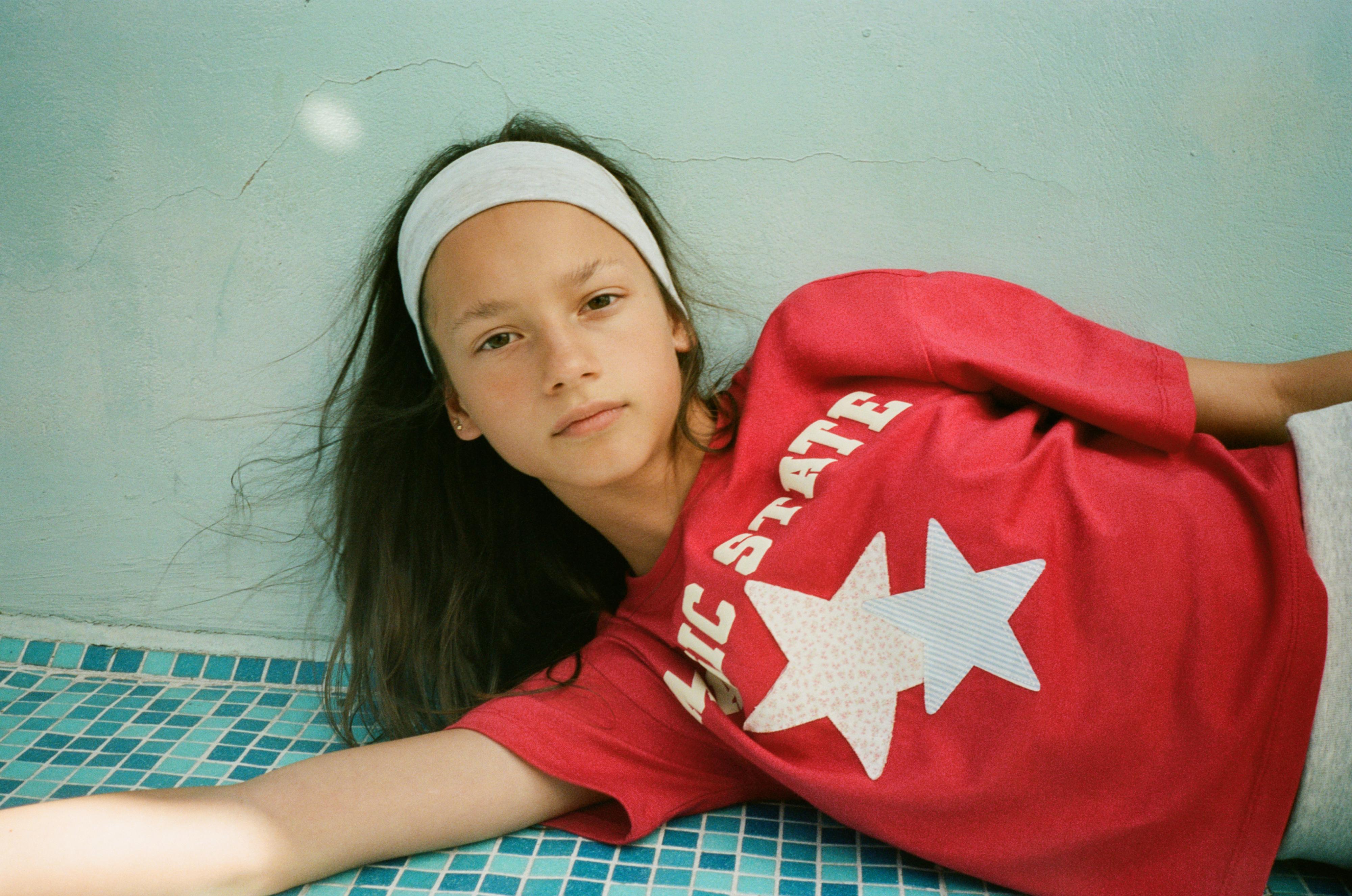 GINGHAM PATCH T-SHIRT — White / Red