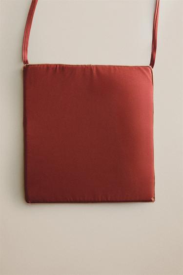 OUTDOOR CONTRAST ARMCHAIR CUSHION — Reddish 1