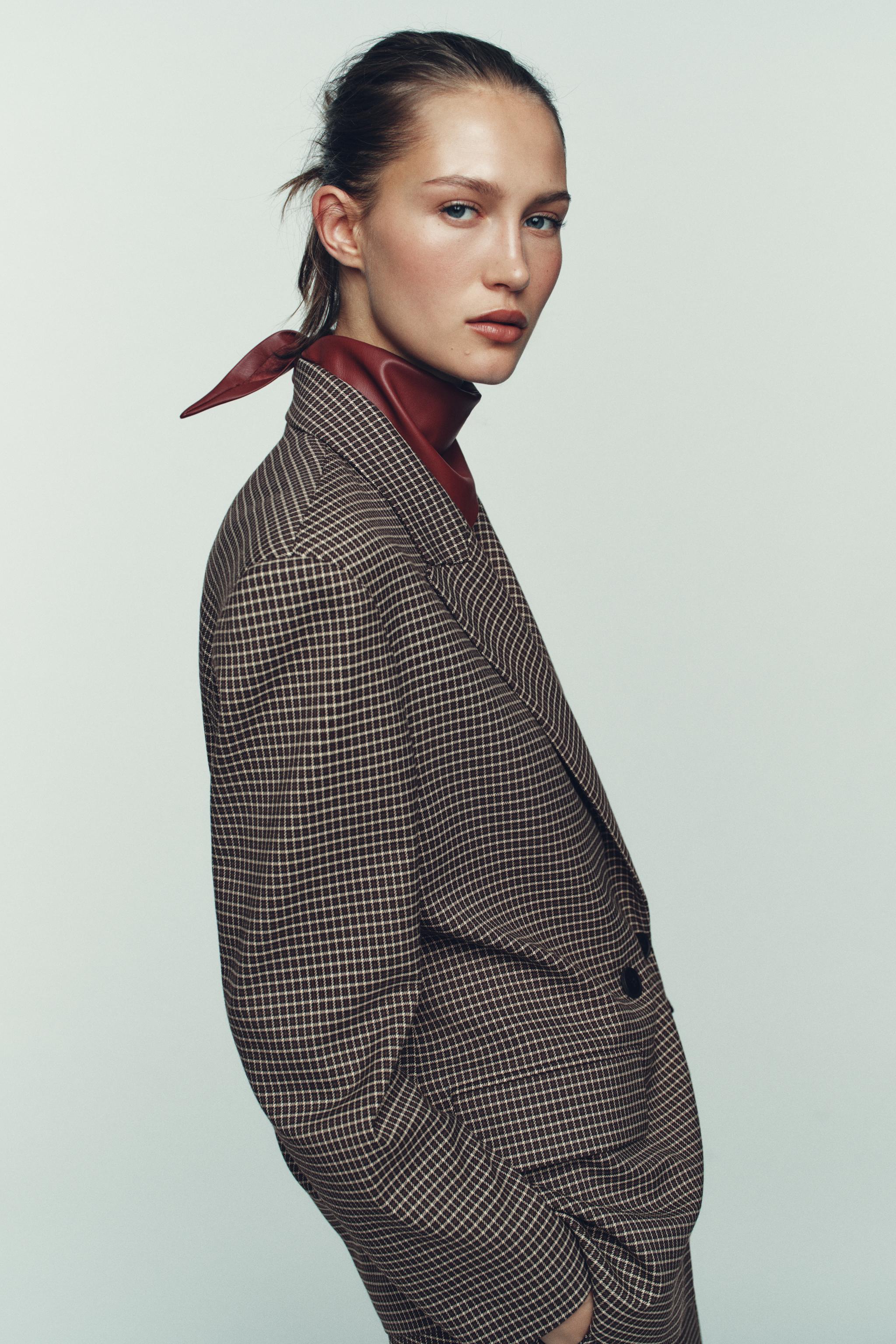 OVERSIZED PLAID DOUBLE-BREASTED BLAZER