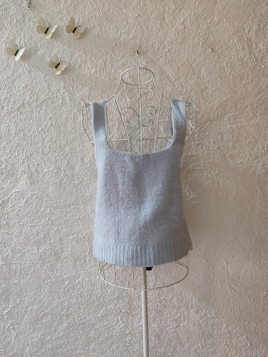 KNIT TOP WITH FLORAL EMBROIDERY - Image 2