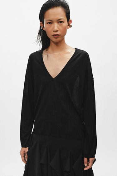 FINE KNIT V-NECK JUMPER - Black by Zara