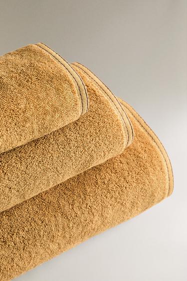 DOUBLE TOPSTITCHING BATH TOWEL - Curry by Zara - Image 1