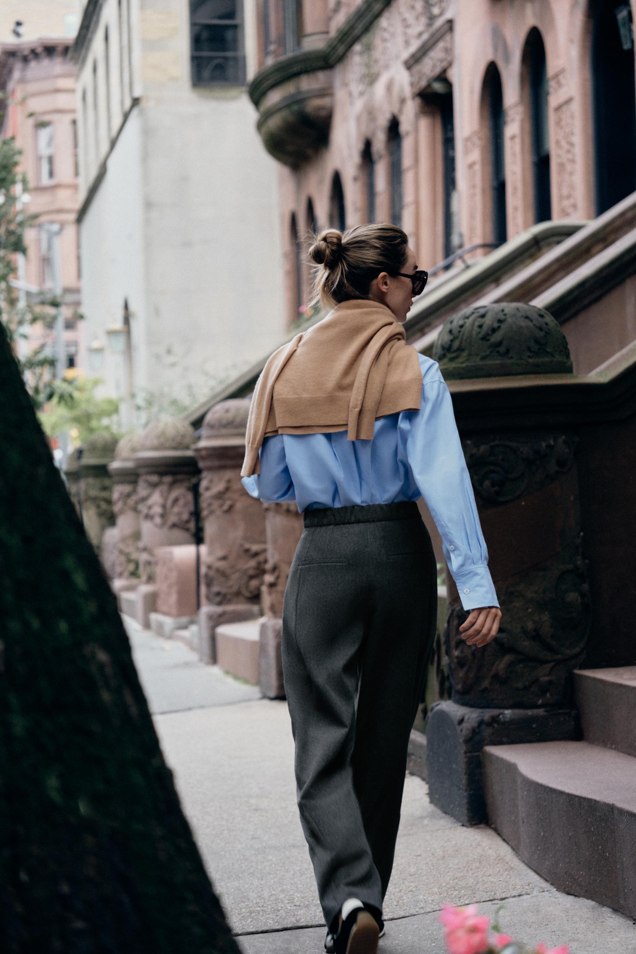 PANTALON À PINCES ET TAILLE ÉLASTIQUE