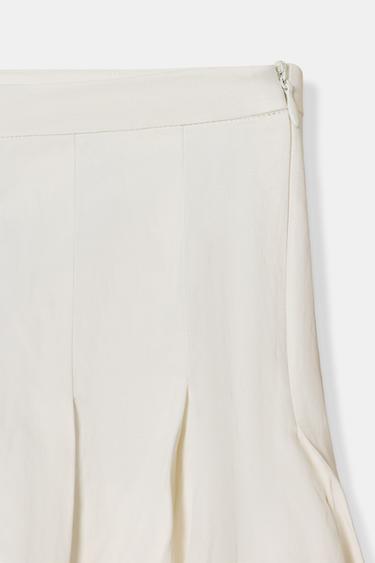 SHORT COURT À PLIS PLATS ZW COLLECTION - Blanc cassé de Zara - Image 5