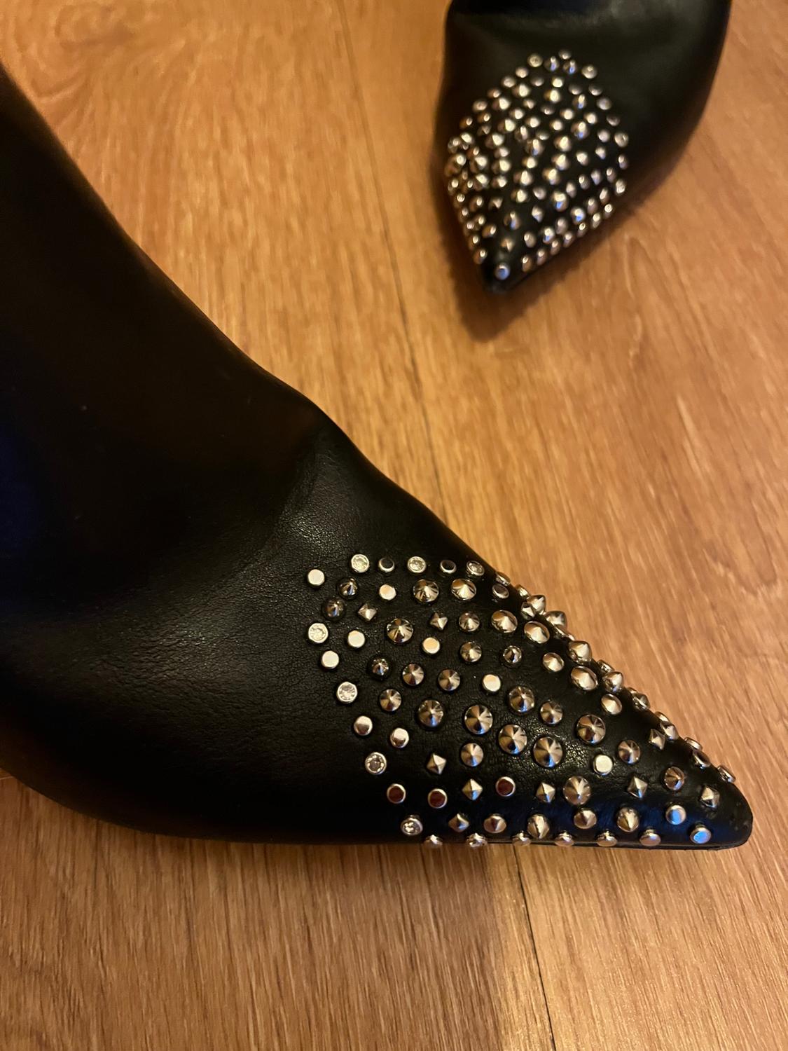 BOTINES NEGROS TACHAS - Image 3