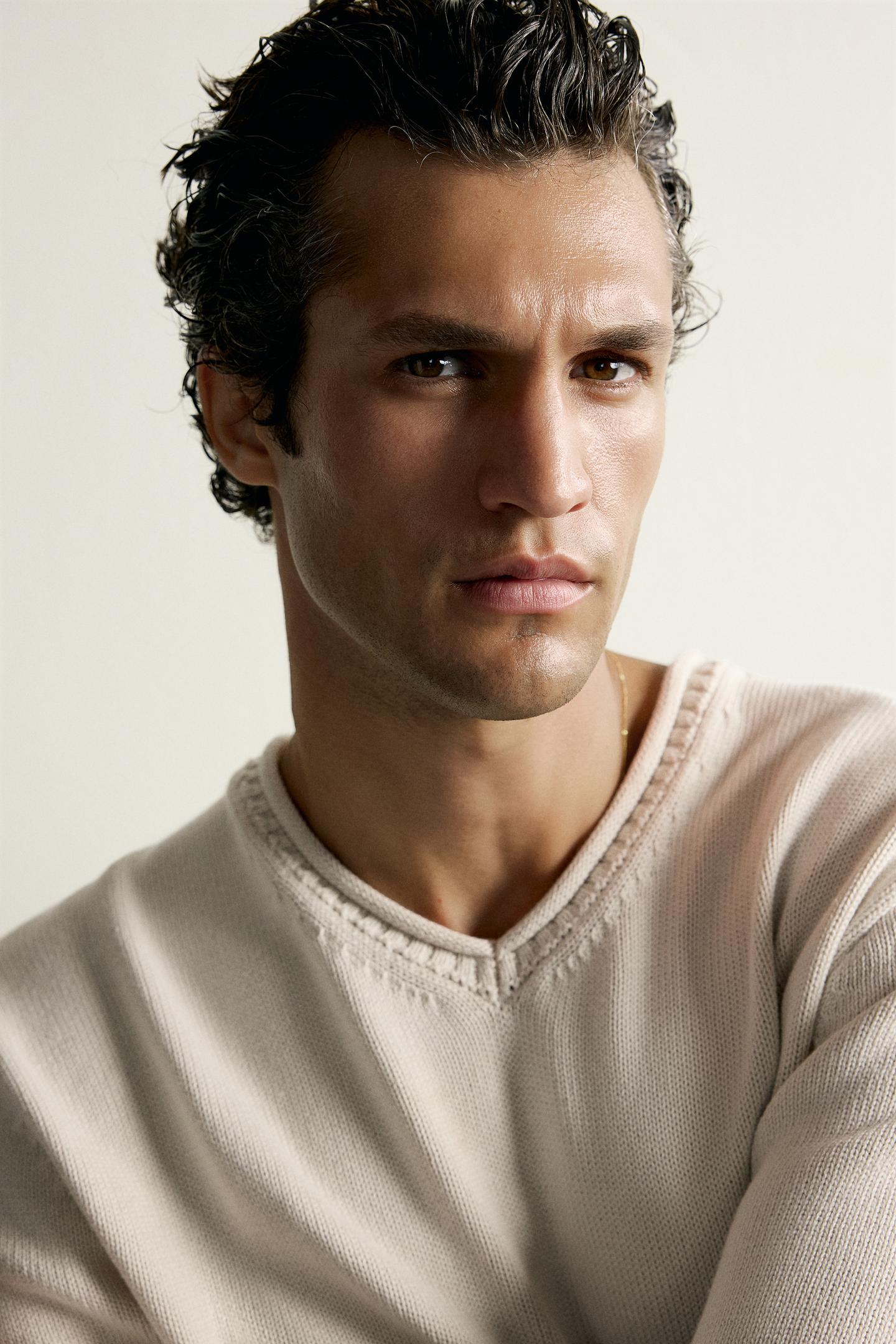 Мужской свитер Zara Regular Fit V-NECK, цвет: Костяной — фото 5