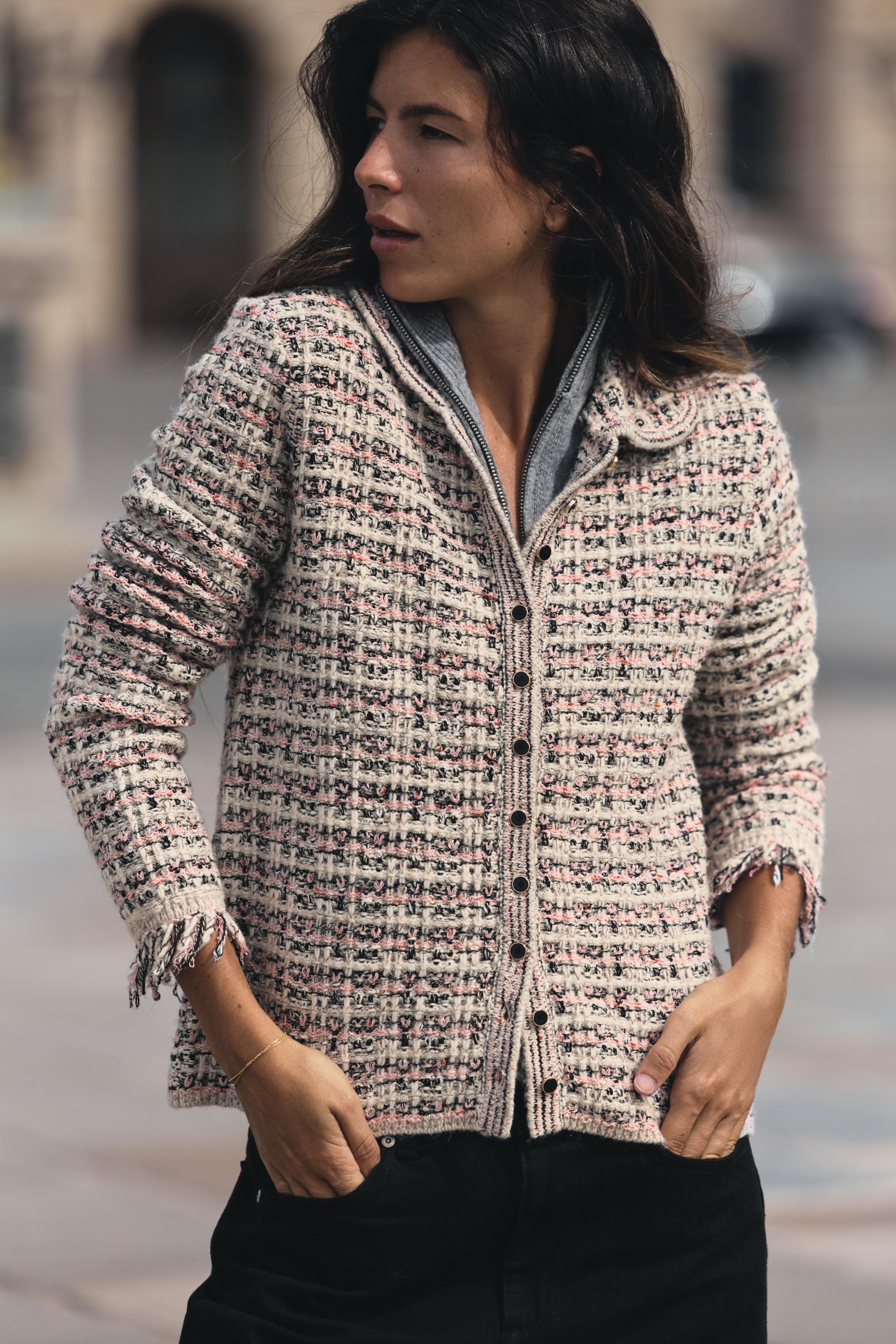 GILET EN MAILLE STRUCTURÉE À POIGNETS EFFRANGÉS