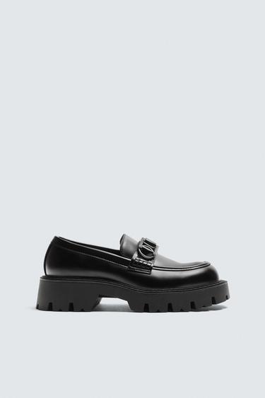 MOCASÍN VOLUMEN APLIQUE METÁLICO - Negro de Zara