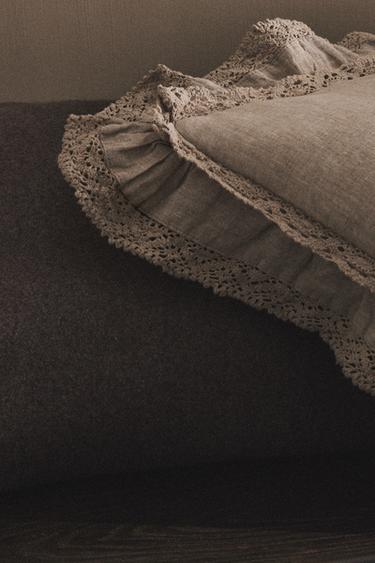 Zara LINEN CUSHION COVER WITH LACE TRIM - 淺米色