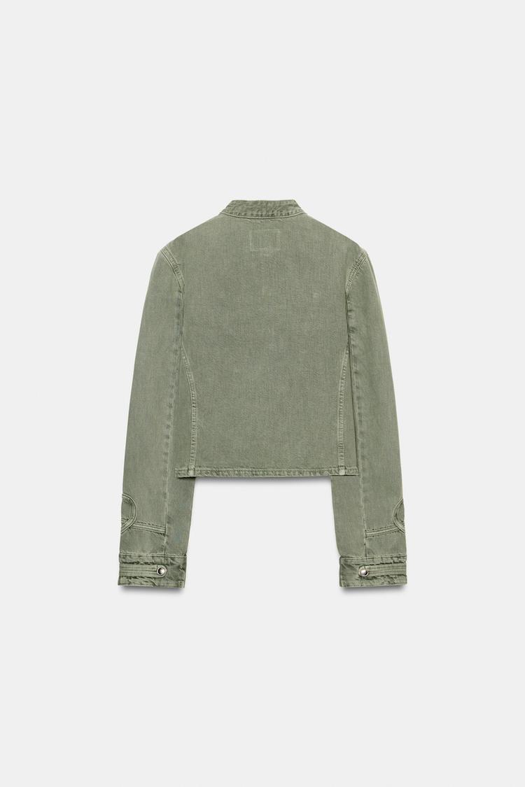 Chaqueta ajustada con botones 4