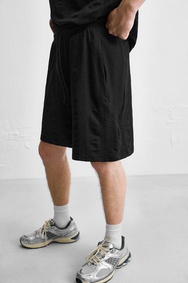 BERMUDA JOGGER ESTRUCTURA - Negro de Zara