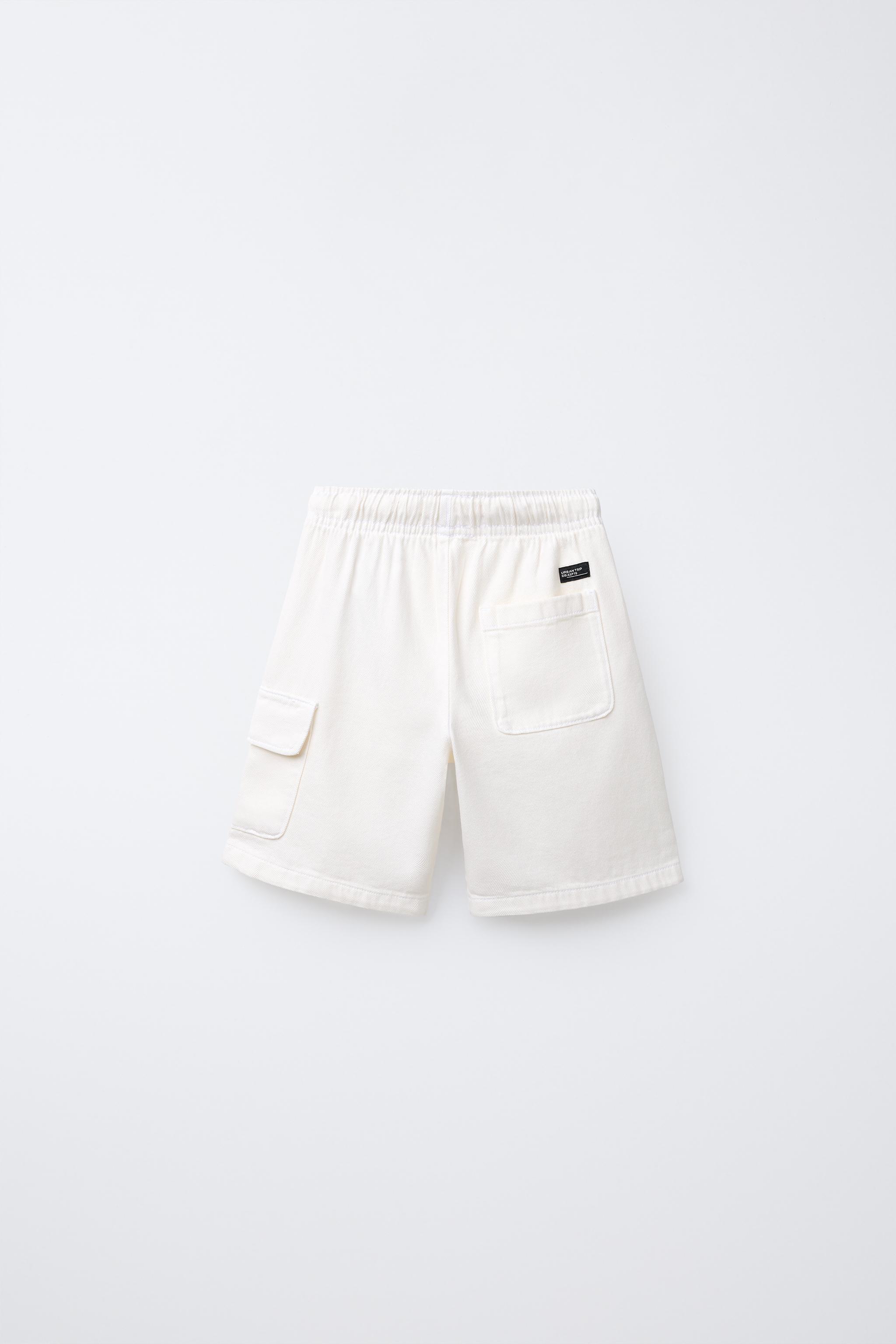 STRAIGHT FLOWING CARGO BERMUDA SHORTS