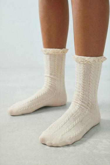 ROMANTIC SOCKS WITH EMBROIDERED FLOWERS AND LACE TRIM - Ecru by Zara