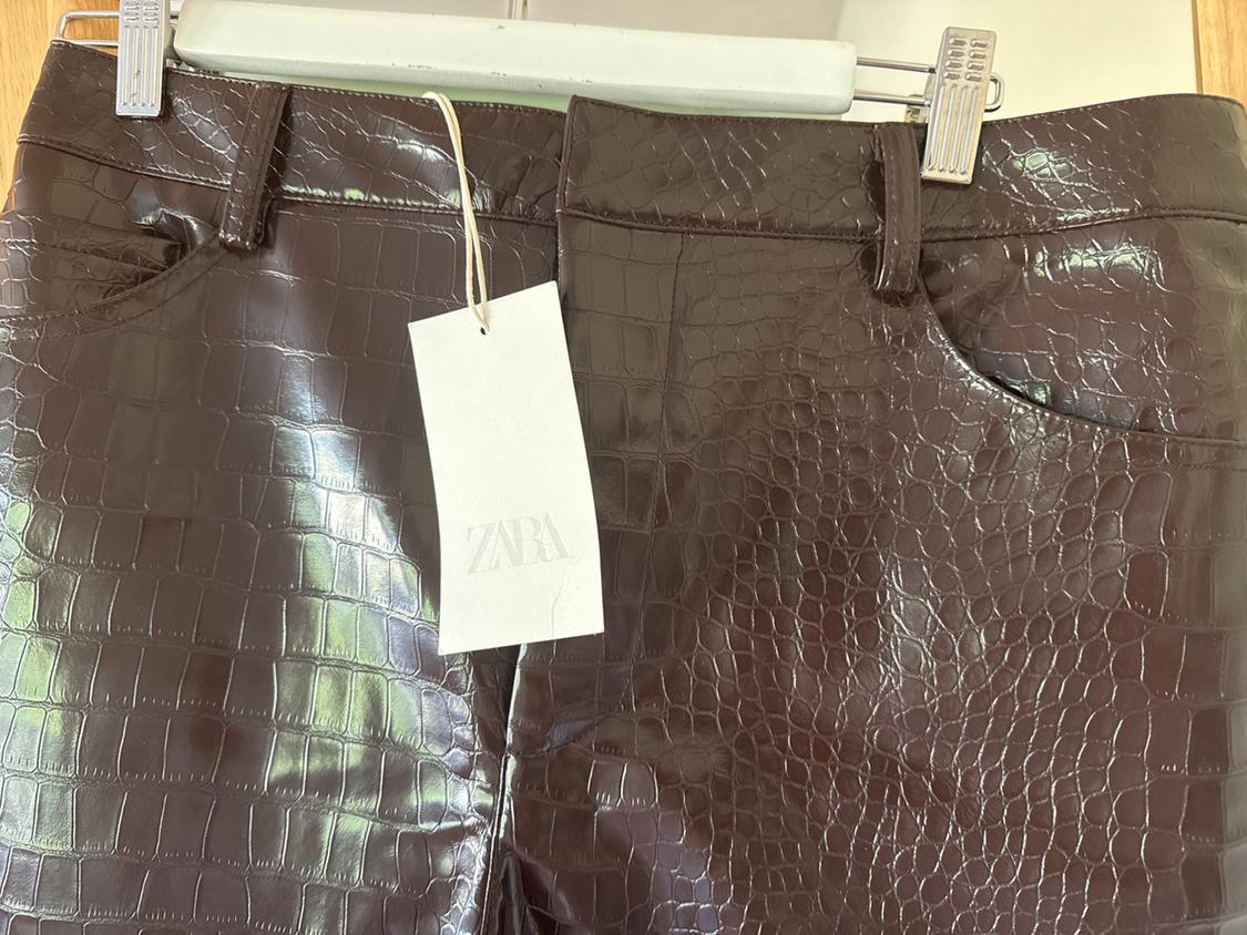 ANIMAL EMBOSSED FAUX LEATHER STRAIGHT TROUSERS - Image 3
