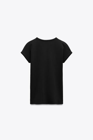 CAMISETA ESCOTE PICO - Negro de Zara