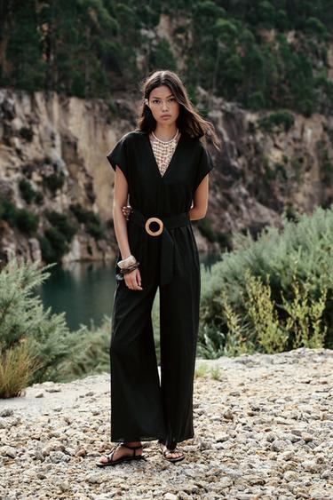 MONO LARGO CINTURÓN CON LINO - Negro de Zara