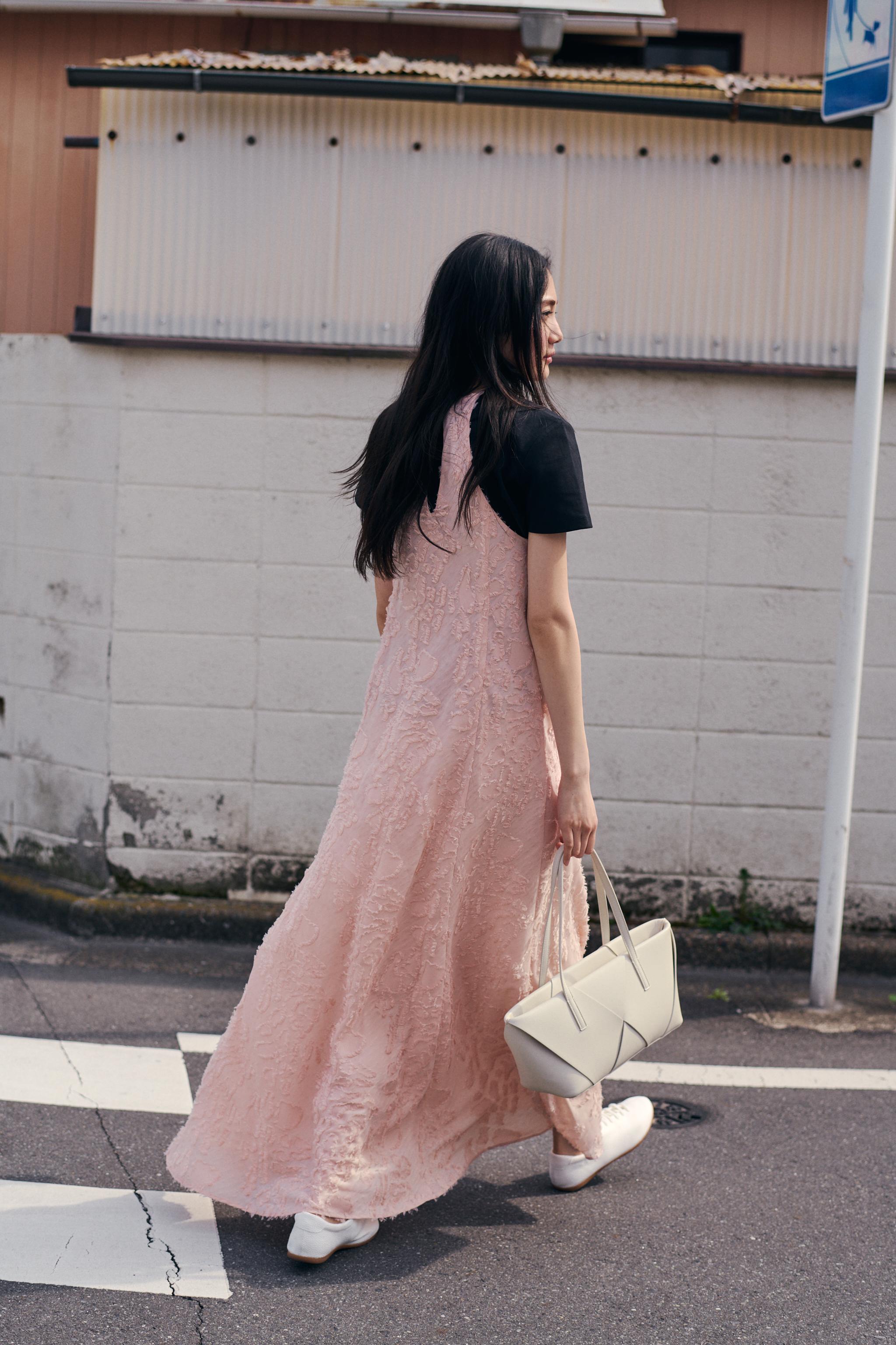 ZARA　ザラ　ホルターネック構造ワンピース　S XSサイズ】ZARA ホルターネック構造ワンピース - メルカリ