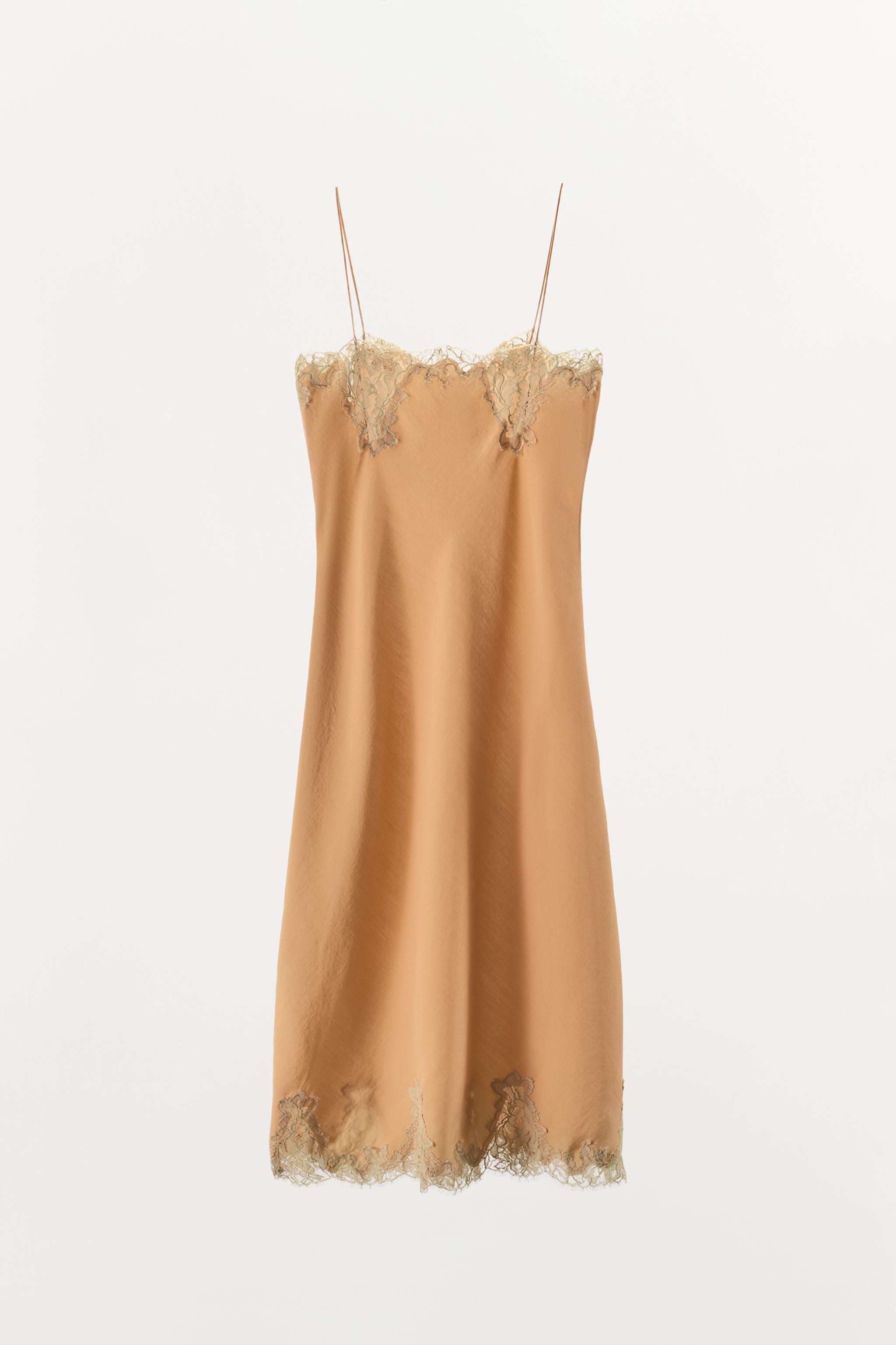 ROBE MIDI STYLE LINGERIE DENTELLE