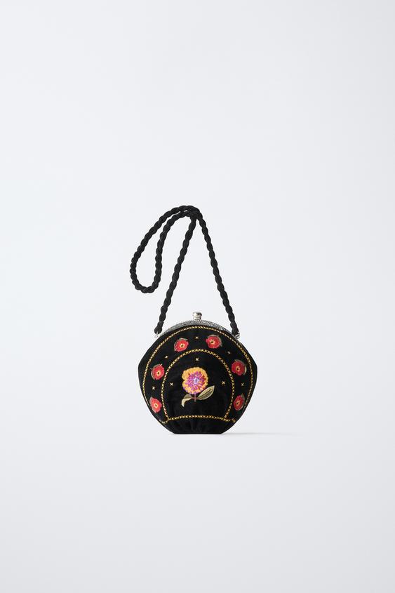 BOLSA BORDADOS FLORES - Negro de Zara - Imagen 0