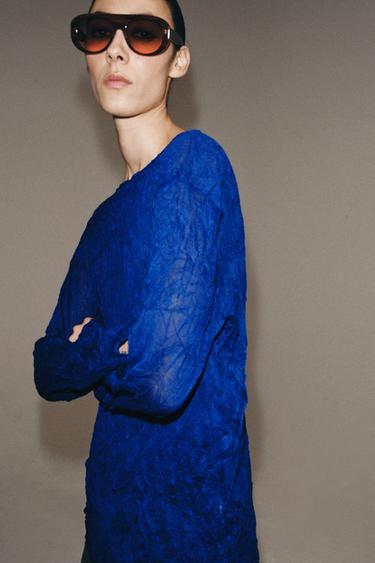 PULOVËR THURJE ME EFEKT TË Rrudhur - Blu lule misri nga Zara