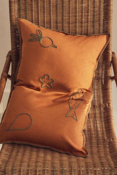 HOUSSE DE COUSSIN BRODERIES RELIEF - Orange de Zara - Image 5