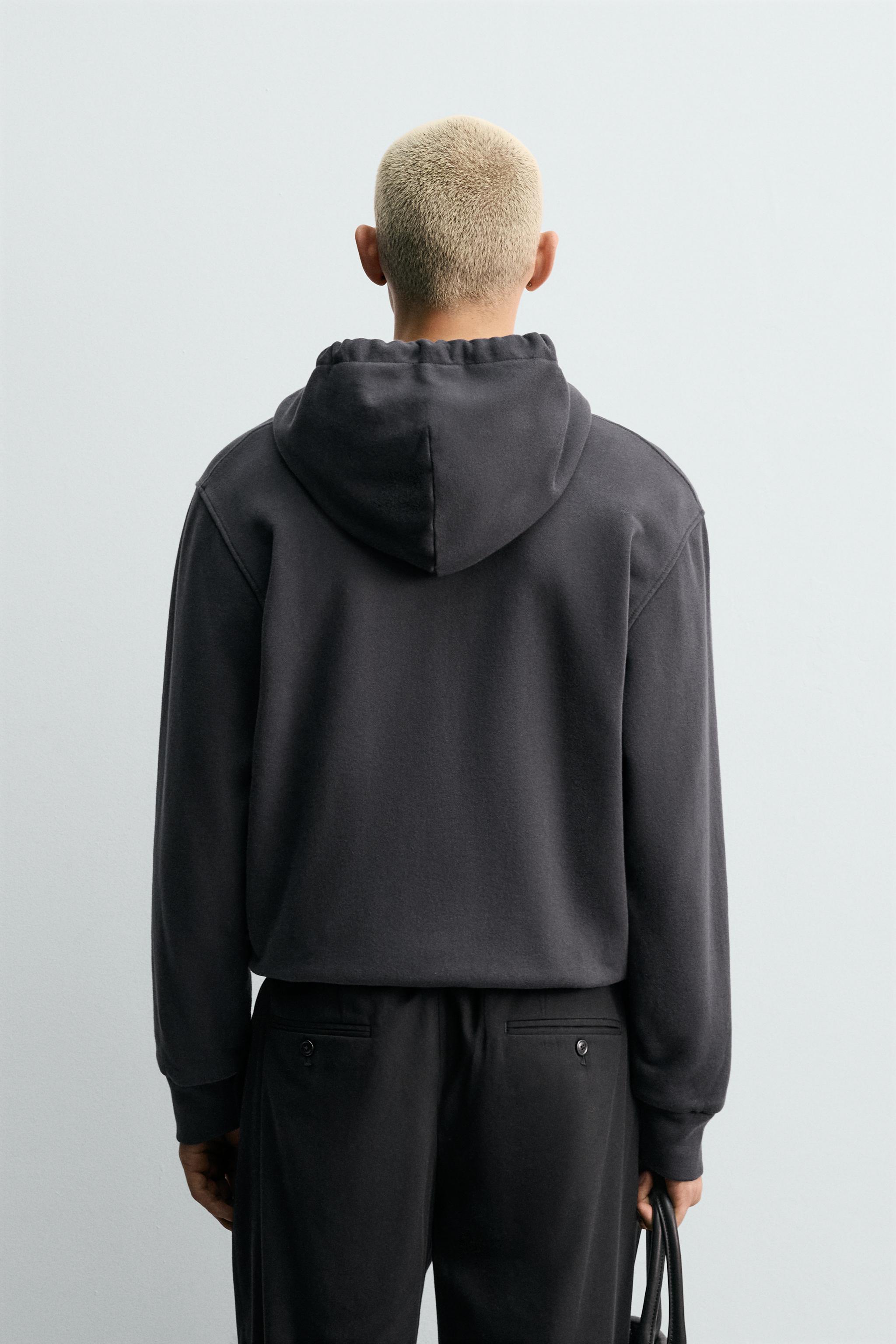 ZIP-UP HOODIE