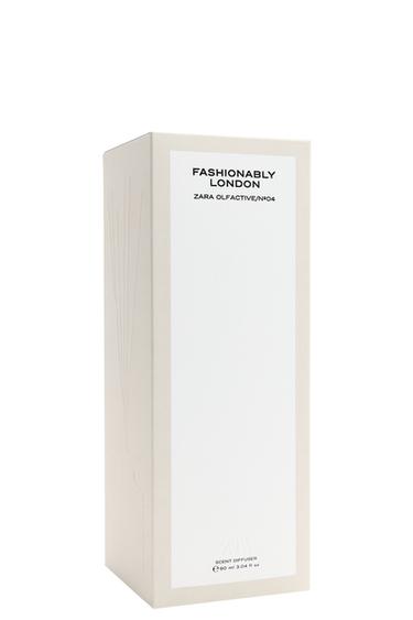FASHIONABLY LONDON SCENT DIFFUSER 90ML (3.04 FL. OZ.) — TINTED LEATHER 2