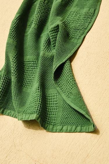 WAFFLE-KNIT COTTON TEA TOWEL - Green by Zara
