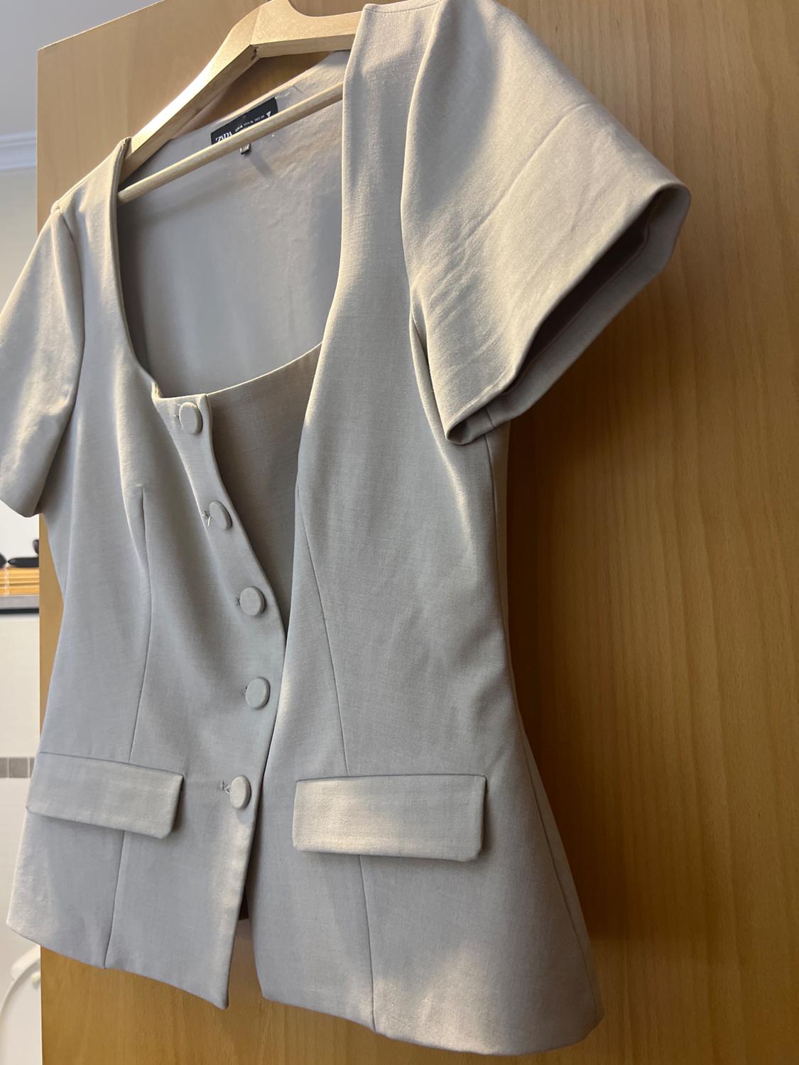 TOP WITH SQUARE-CUT NECKLINE - Image 3