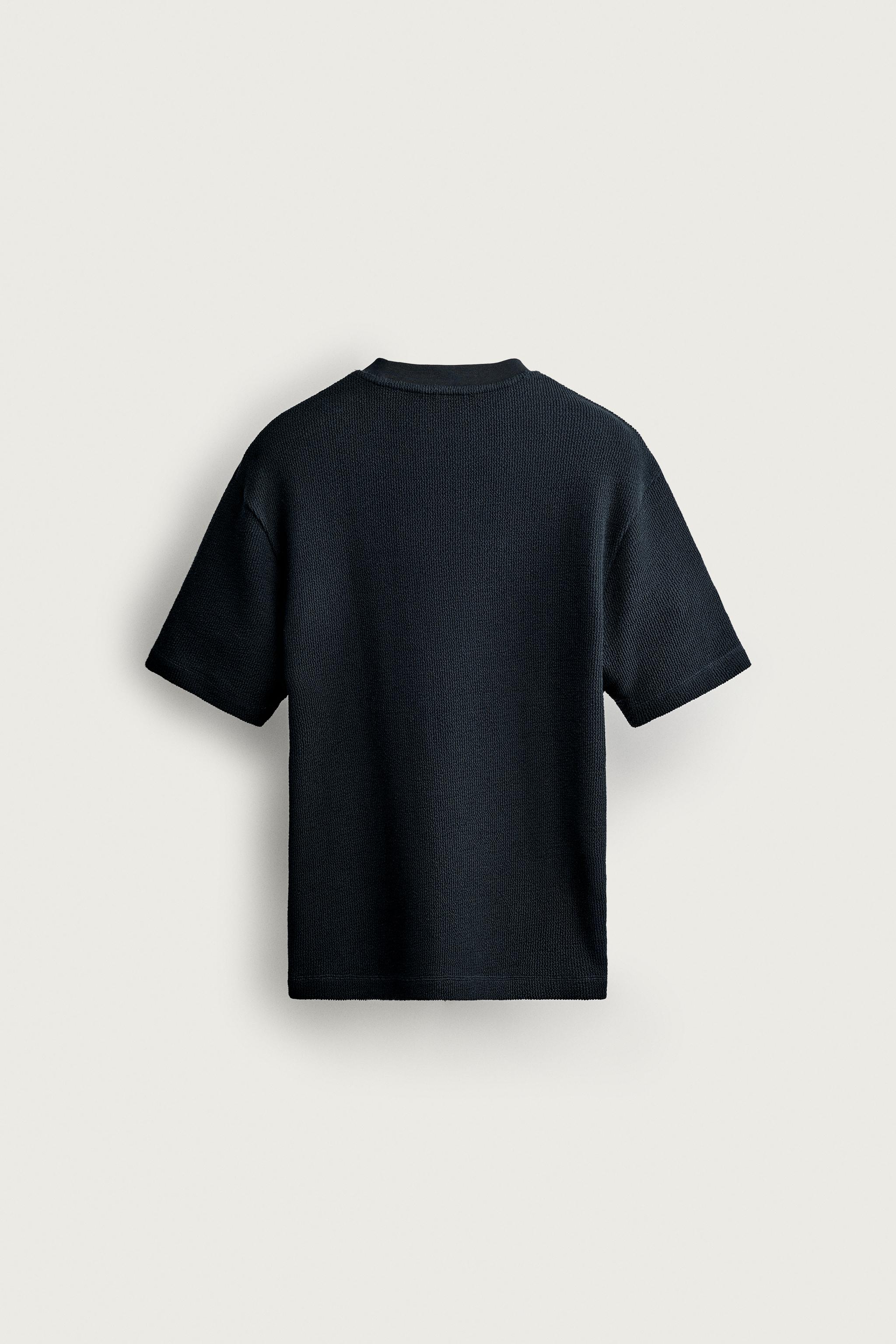 REGULAR FIT SEERSUCKER T-SHIRT