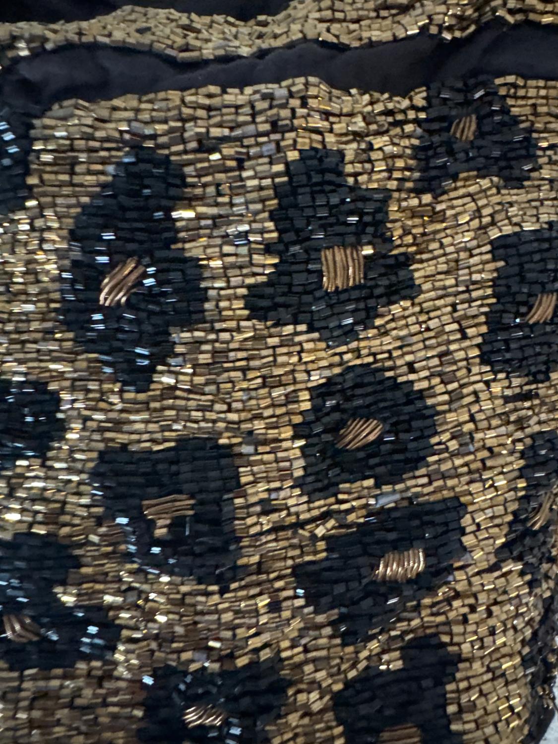 LEOPARD PRINT BEADED BUCKET BAG - Image 4