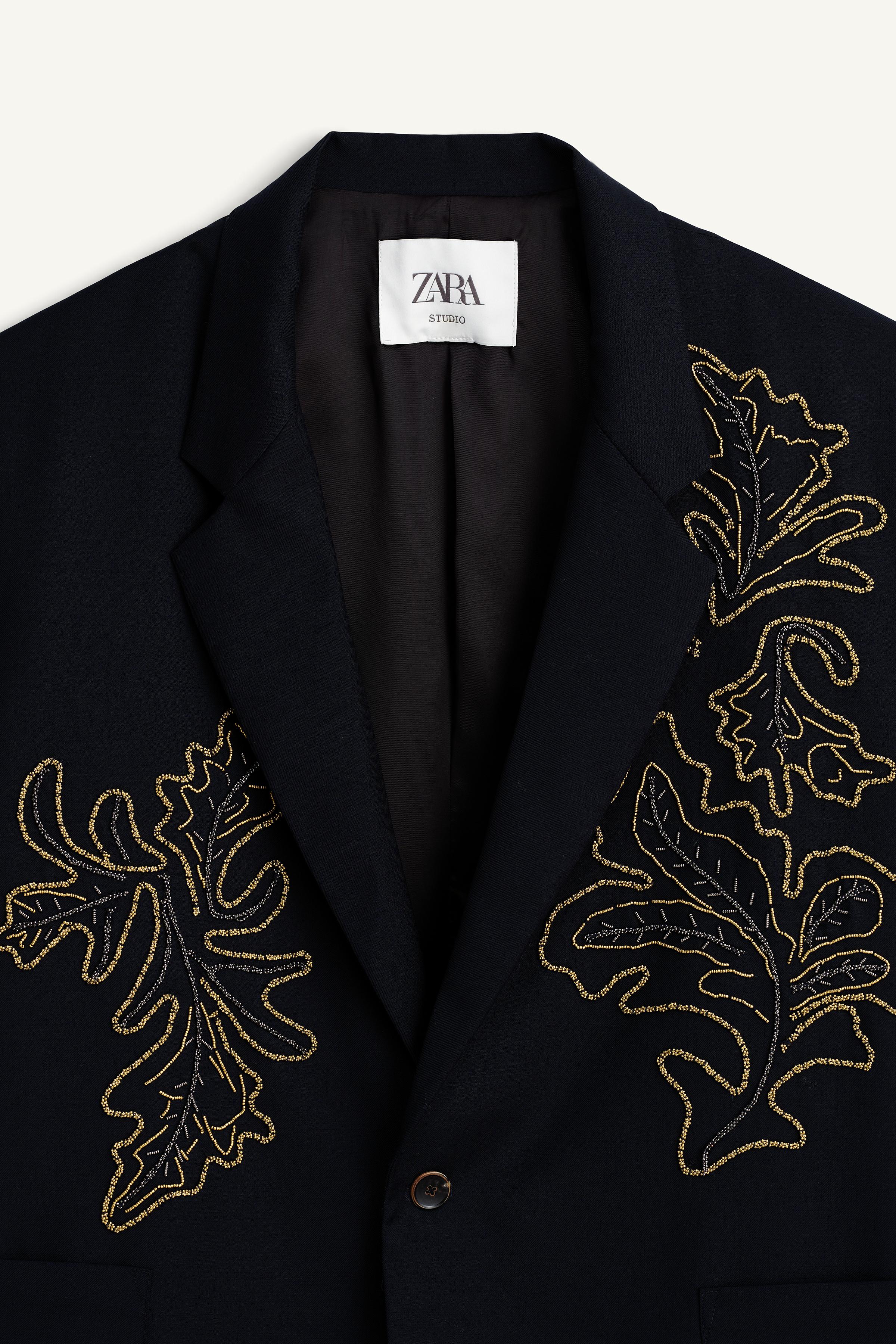 RELAXED FIT CONTRAST EMBROIDERED BLAZER