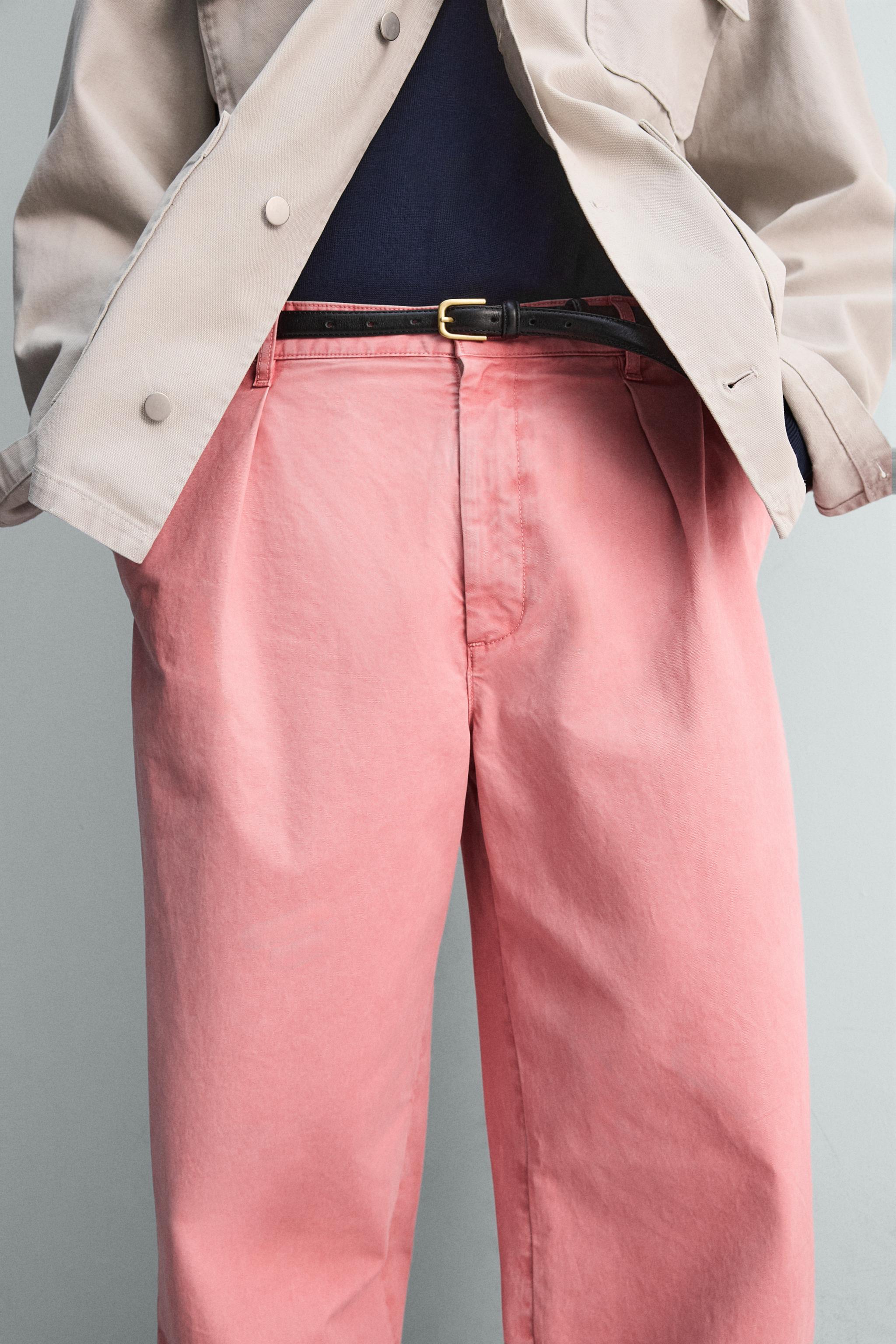 RELAXED FIT PLEATED PANTS