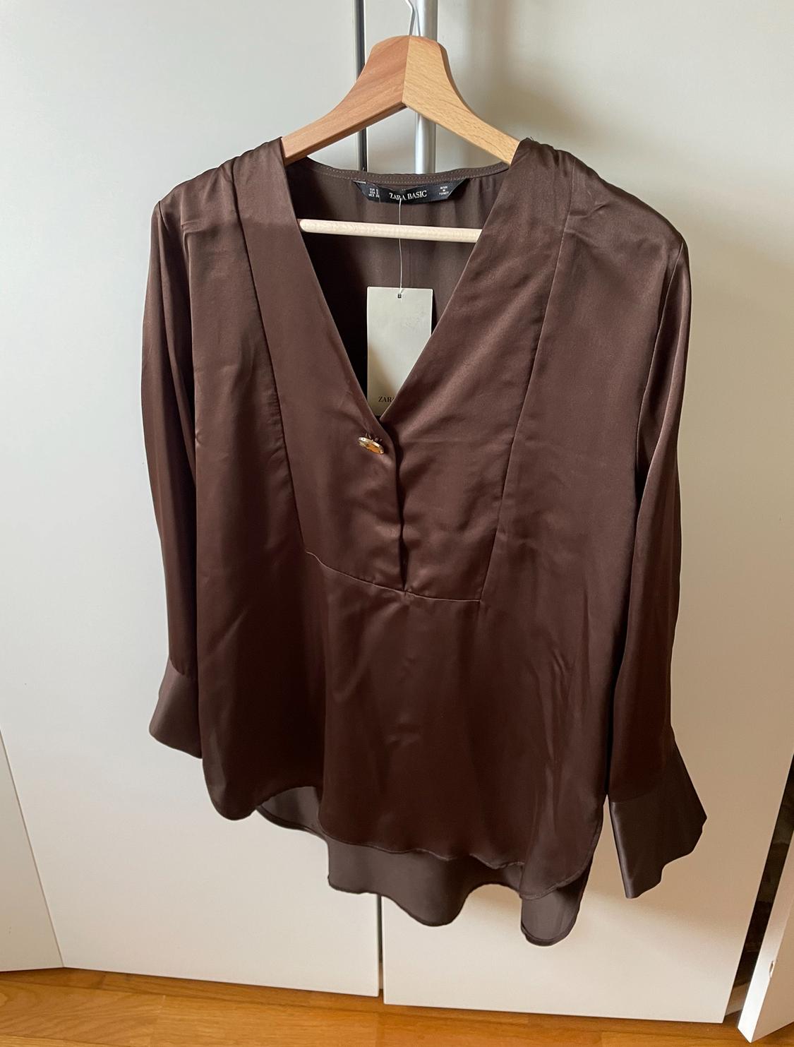 GLOSSY BLOUSE