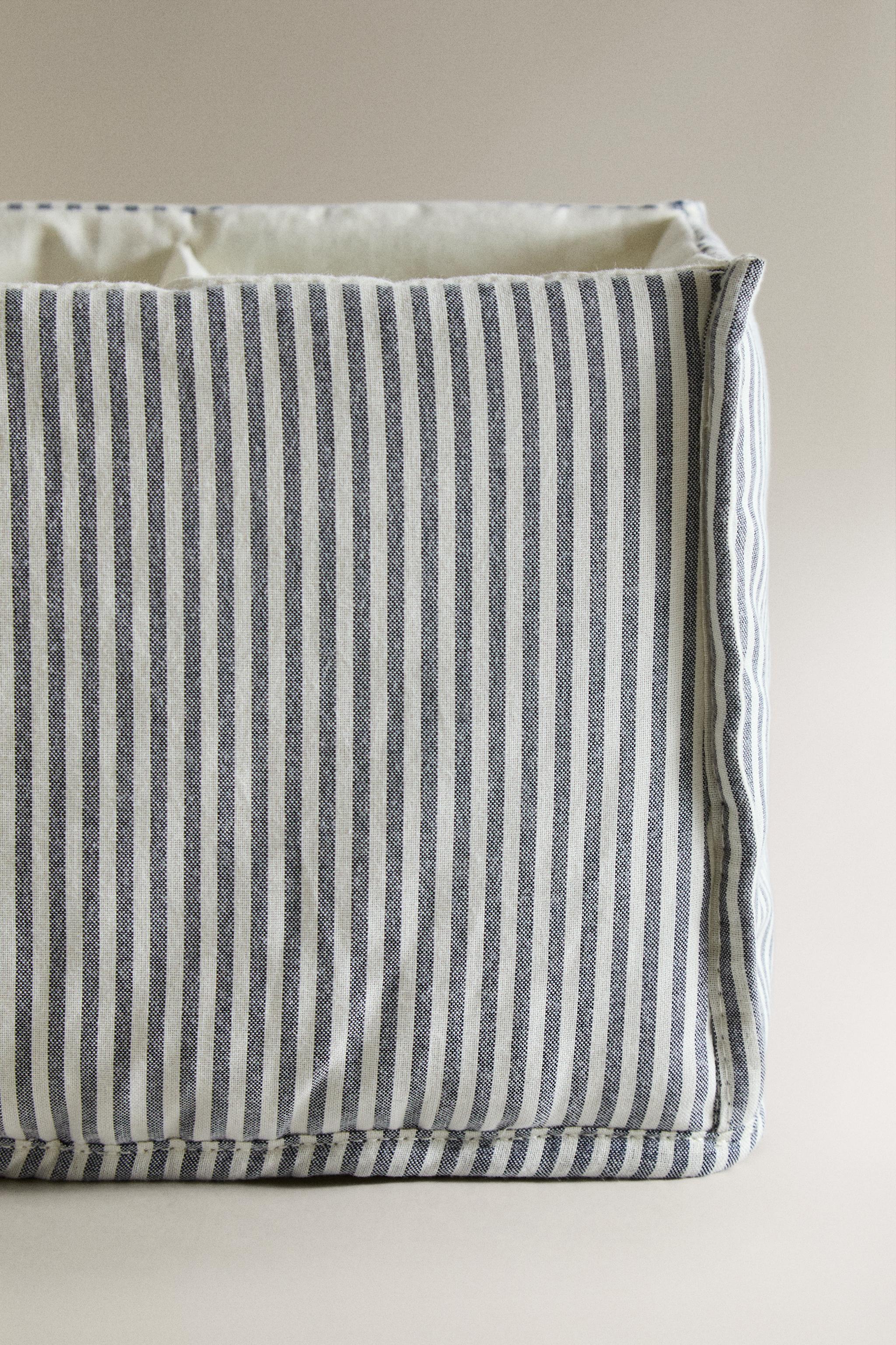 STRIPED BABY CLOTHES ORGANIZER