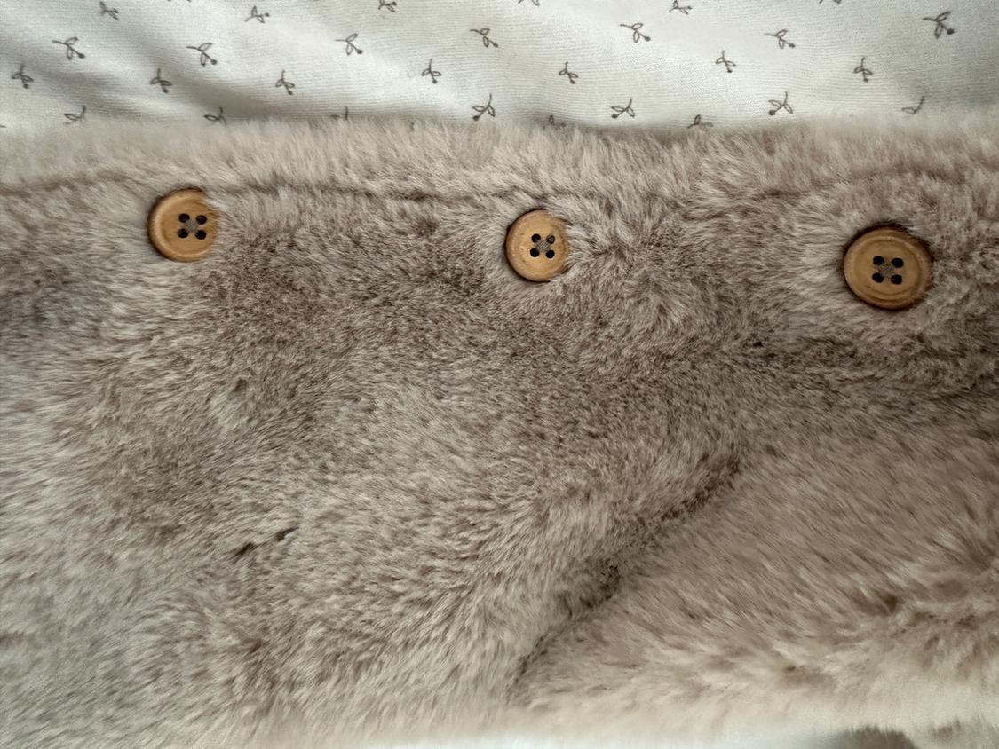 FAUX FUR HOODED SWEATSHIRT - Image 3