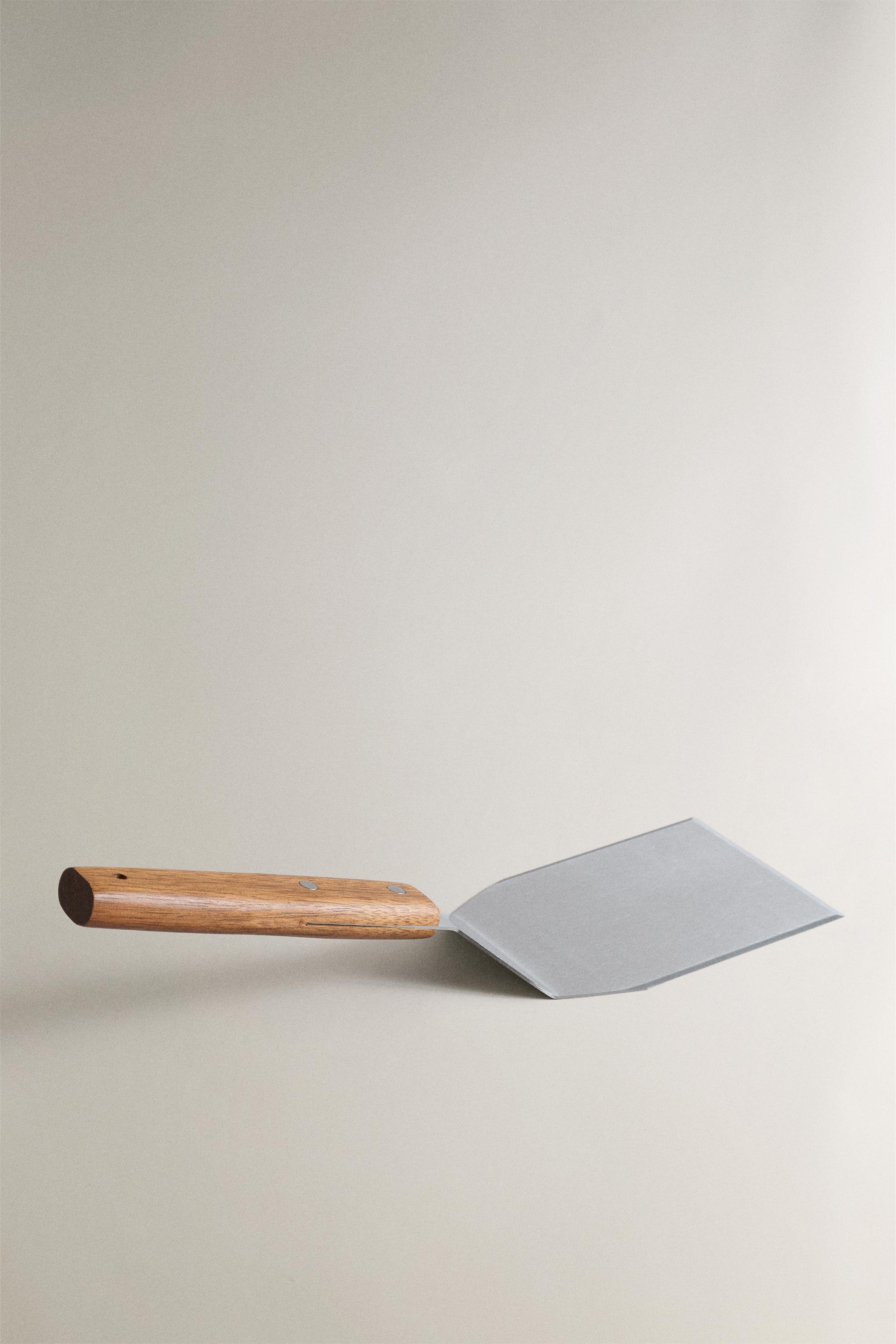 STEEL AND WOOD BURGER SPATULA — Steel