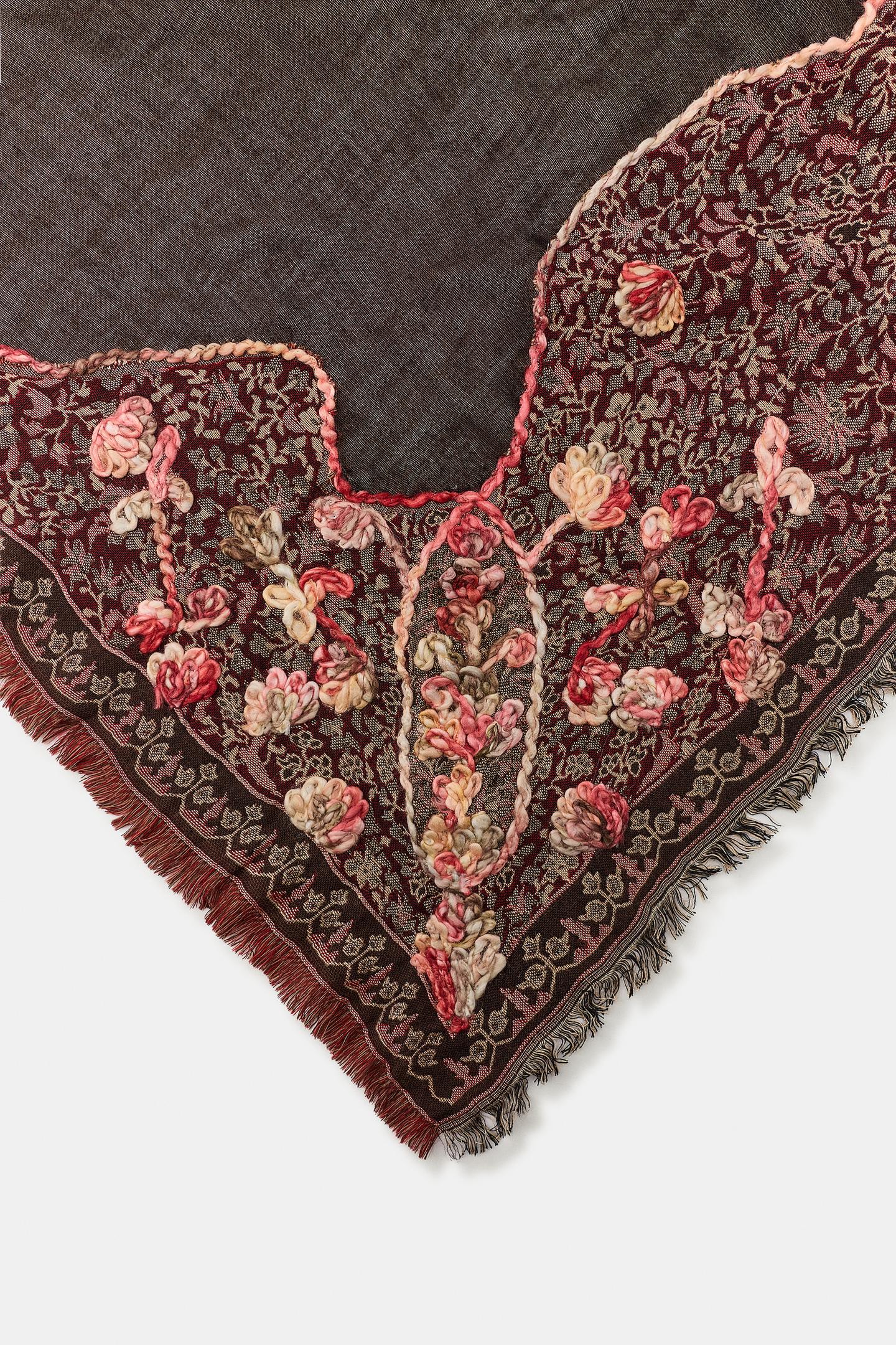 Женский шарф Zara Embroidered Jacquard Triangular, цвет: Чёрный — фото 3