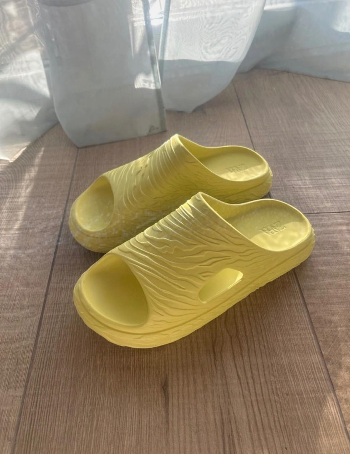MONOCHROME RHUIGI® SANDALS - Image 3