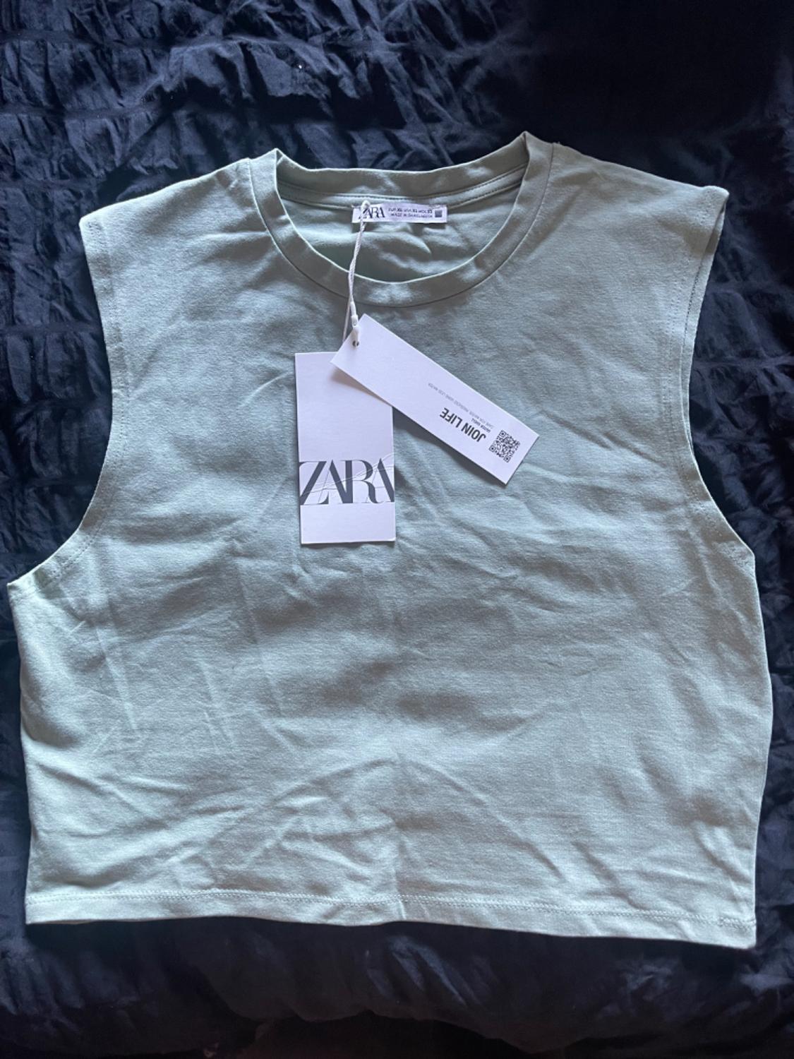 FITTED CROPPED T-SHIRT