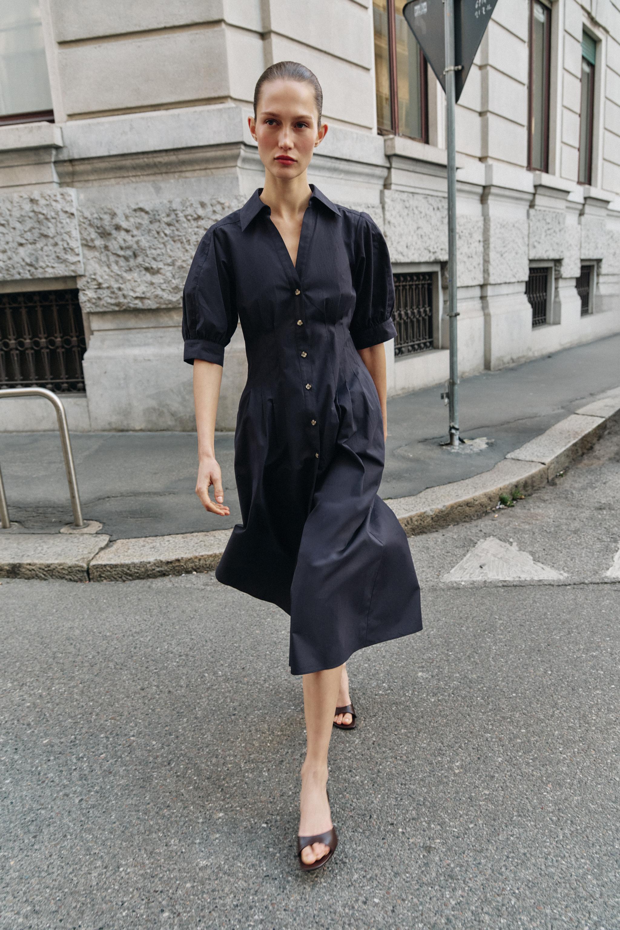 アフリカン　ストレートワンピース ポプリンパフスリーブミディワンピース - ネイビーブルー | ZARA Japan
